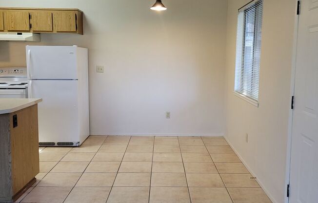 1 bed, 1 bath, 600 sqft, $1,085, Unit 024