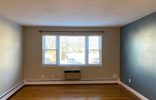 32 WHITMAN RD