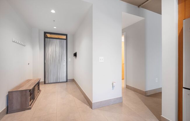 Lovely Studio-Style 1 Bedroom Condo Unit in Logan Circle!