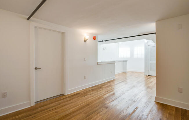 1 bed, 1 bath, 780 sqft, $2,550, Unit 2E