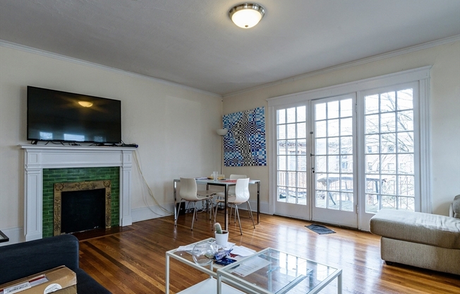 229 231 CHESTNUT HL AVE