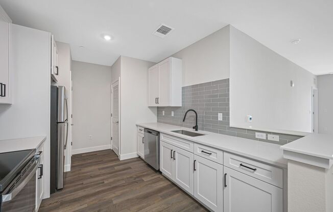 1 bed, 1 bath, 740 sqft, $2,325, Unit 19