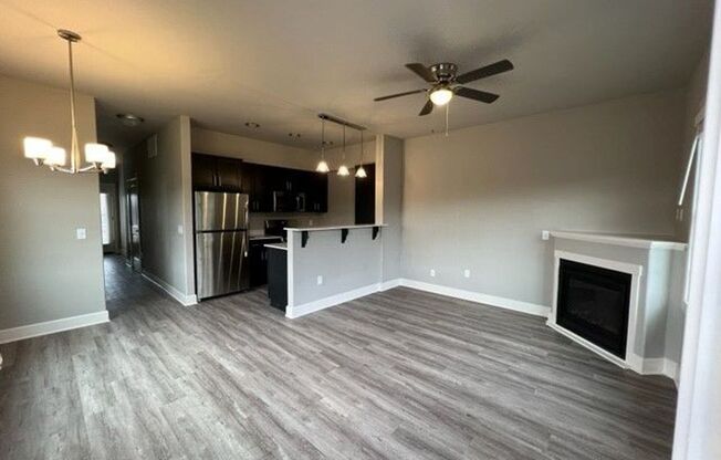 2 beds, 2.5 baths, 1,274 sqft, $2,475, Unit 81