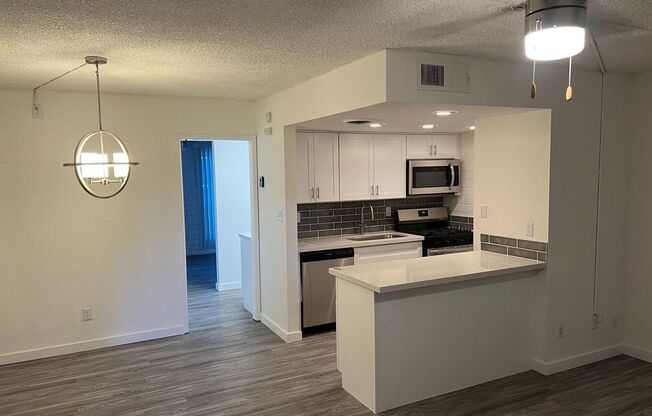 1 bed, 1 bath, 684 sqft, $1,340, Unit 112
