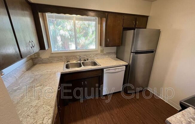 2 beds, 1 bath, 1,000 sqft, $1,350