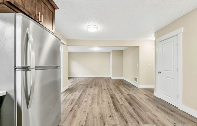 2 beds, 1 bath, 880 sqft, $1,395, Unit #1