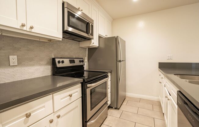 2 beds, 2 baths, 979 sqft, $3,500, Unit 107