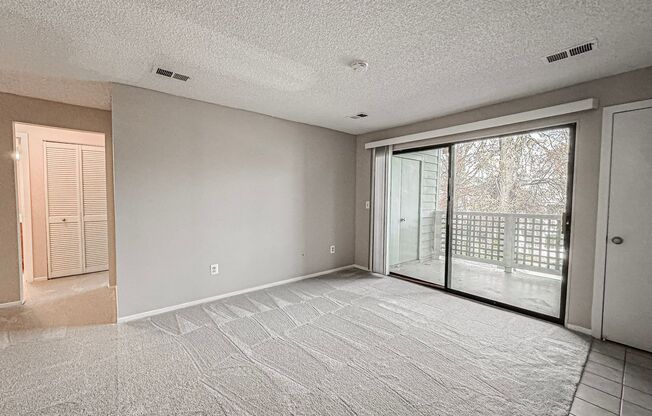 Bright and Cozy 1 Bed 1 Bath With Private Balcony In Amenity-Filled Summerridge - Water & Gas Included