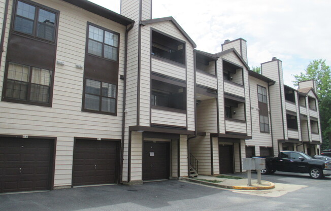 Updated 1BR Second Floor Condo in Silver Spring!