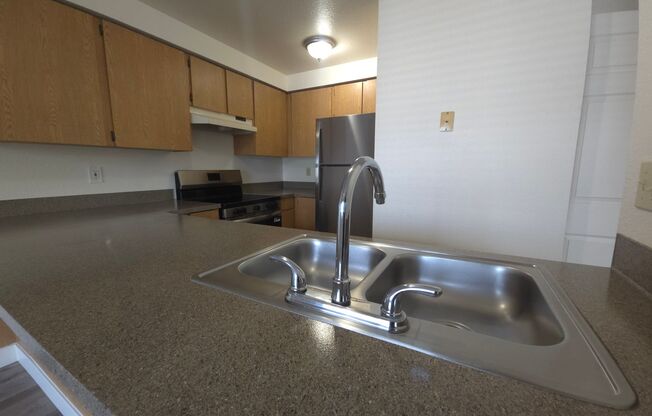 2 beds, 1 bath, 875 sqft, $1,350, Unit 127-38