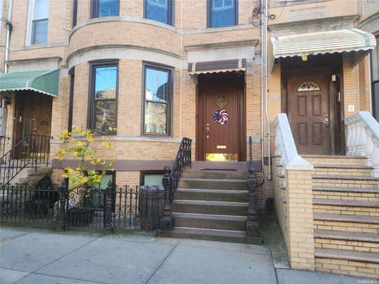 2 beds, 1 bath, $2,500