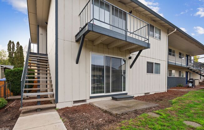 2 beds, 1 bath, 742 sqft, $1,545, Unit 22