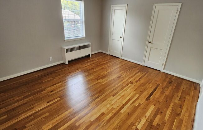 2 beds, 1 bath, 897 sqft, $2,275, Unit A-23