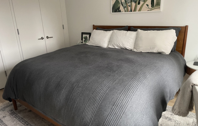 266 W 96 ST