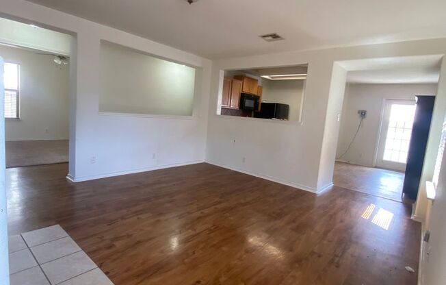 3 Bed w/ Study, 2 Bath House