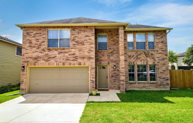 Stunning 4-Bedroom, 2.5-Bathroom Home in Live Oak - Realtor Commission: $500