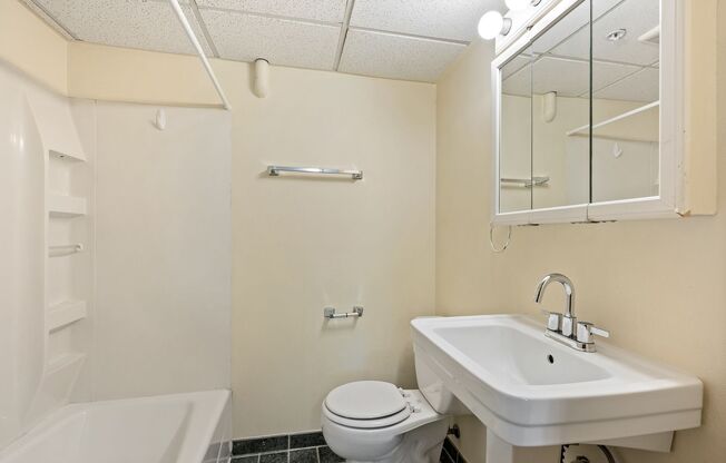 2 beds, 2 baths, 1,070 sqft, $2,150, Unit A
