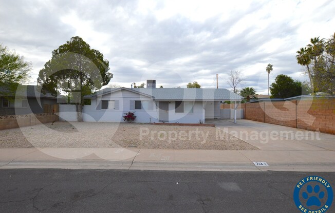 713 E CAMPUS DR