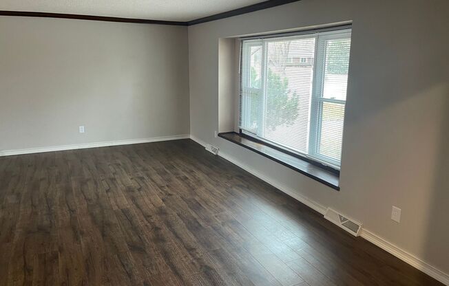 Executive home for rent! Excellent location Call Kevin 515-689-9819