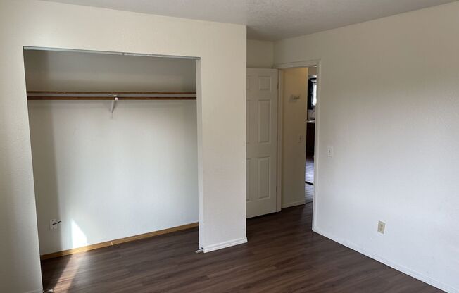 2 beds, 1 bath, $1,495, Unit Unit #4