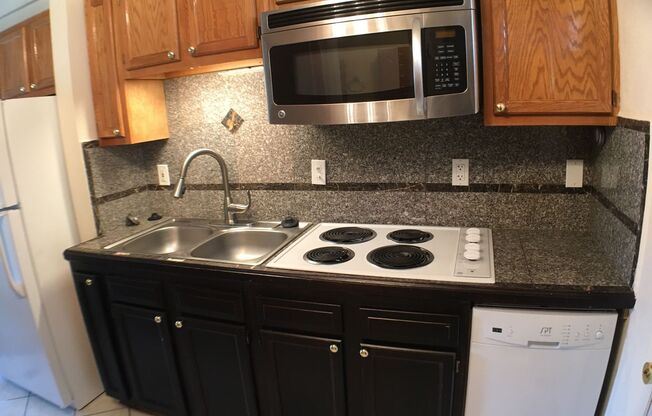 2 beds, 1 bath, 625 sqft, $1,595, Unit 315