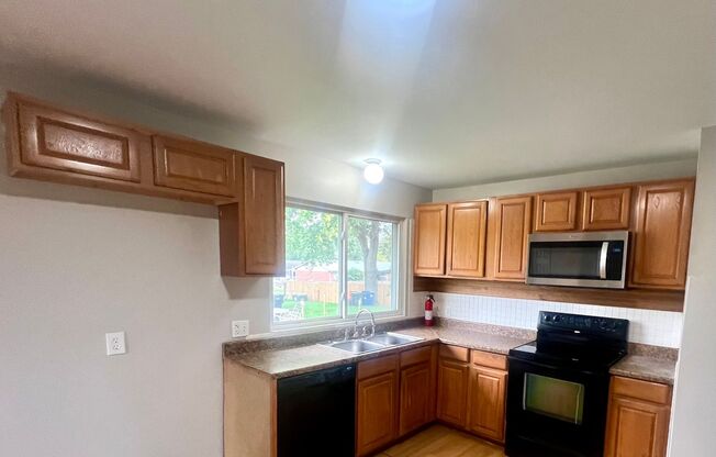 4 beds, 2 baths, $1,885