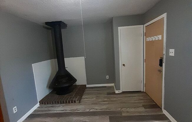 1 bed, 1 bath, $649