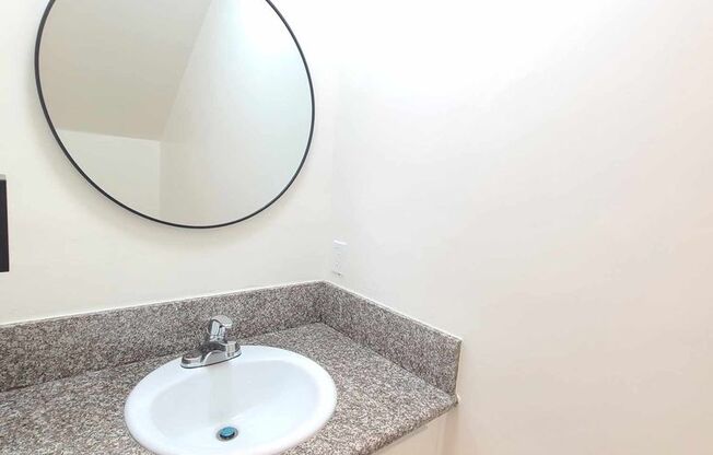2 beds, 1.5 baths, 950 sqft, $2,800, Unit 4