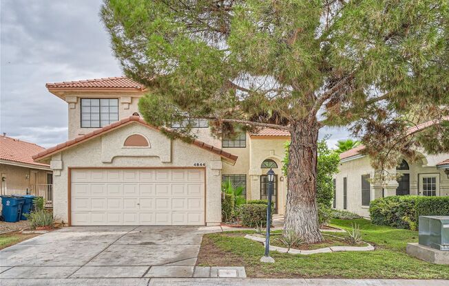Los Prados Golf Course Community, 4 Bedroom Home!