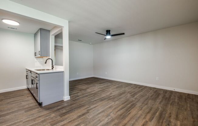 1 bed, 1 bath, 750 sqft, $1,325, Unit 207-09