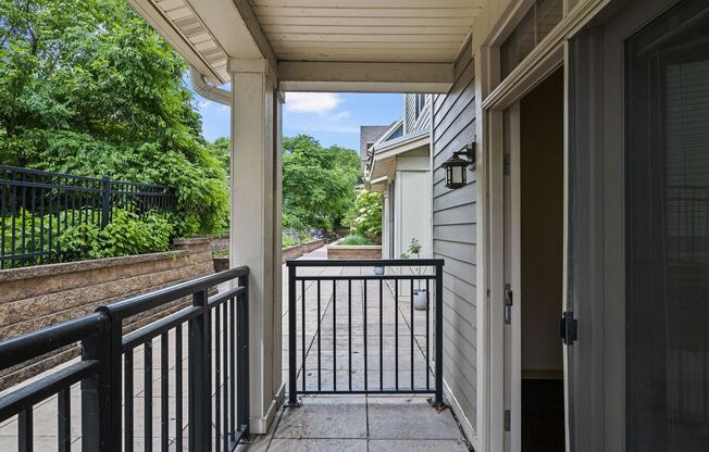 Studio, 1 bath, 458 sqft, $1,120, Unit 602-101
