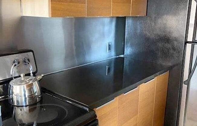 2 beds, 1 bath, 856 sqft, $1,850, Unit 405