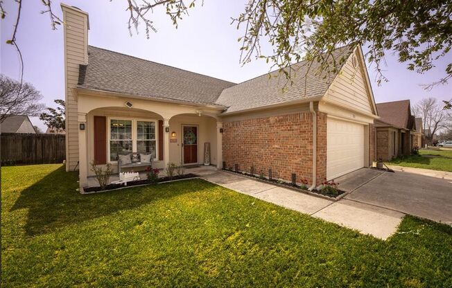 Updated Charmer in N Fort Worth