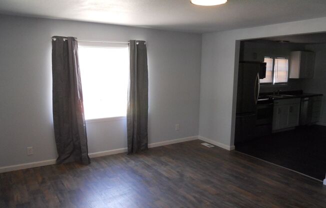 3 beds, 2 baths, $1,400