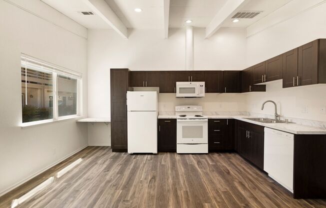 1 bed, 1 bath, 550 sqft, $1,250, Unit 014