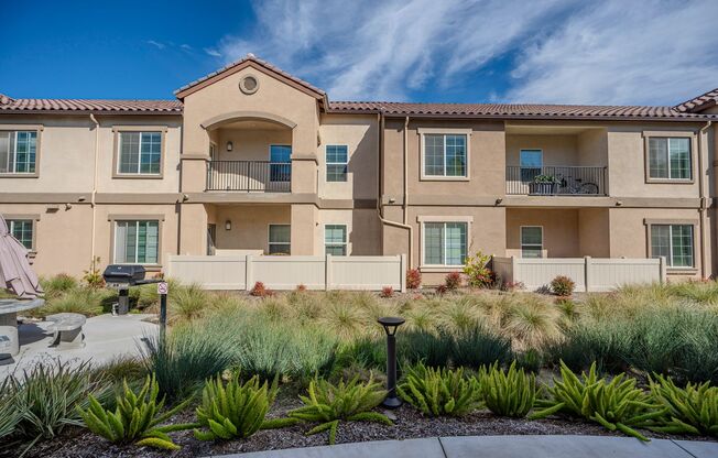 2 beds, 1 bath, 822 sqft, $2,260, Unit 209