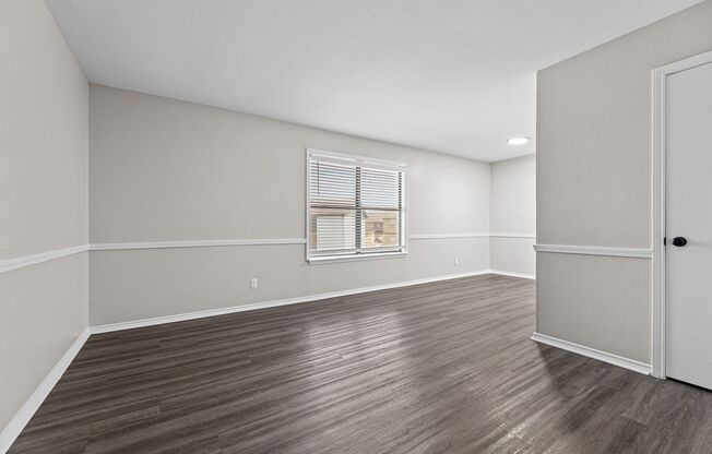 2 beds, 1 bath, $1,275, Unit 132