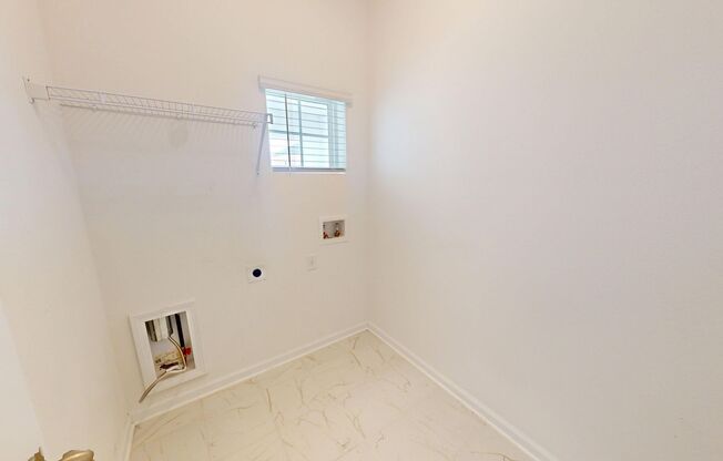 Stunning 3-Bedroom Home for Rent in Beacon Lake!