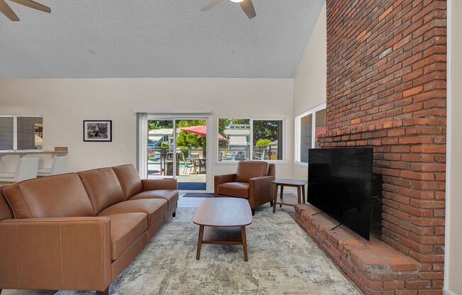 2 beds, 1.5 baths, 1,050 sqft, $2,049, Unit 214-774C