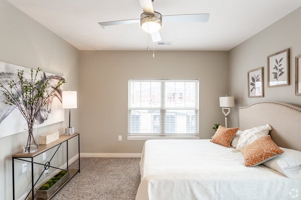 2BR, 2BA - 1,035 SF