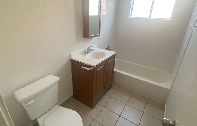 1 bed, 1 bath, 600 sqft, $1,725, Unit 12