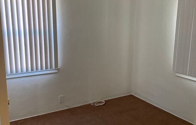 2 beds, 1 bath, $2,400