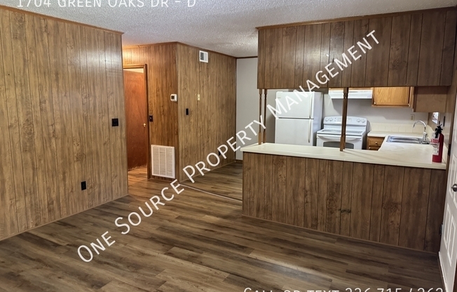 1704 GRN OAKS DR