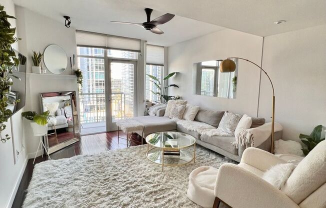 2 beds, 2.5 baths, $3,750, Unit 1112