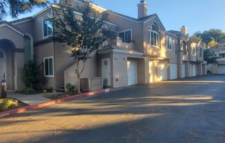 Spacious Condo, A/C, Wood Floors, Fresh Paint, Raised Floors, Balcony, Walk In Closet, Garage, 2 Pools!