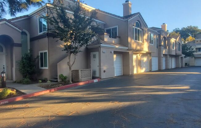 Spacious Condo, A/C, Wood Floors, Fresh Paint, Raised Floors, Balcony, Walk In Closet, Garage, 2 Pools!