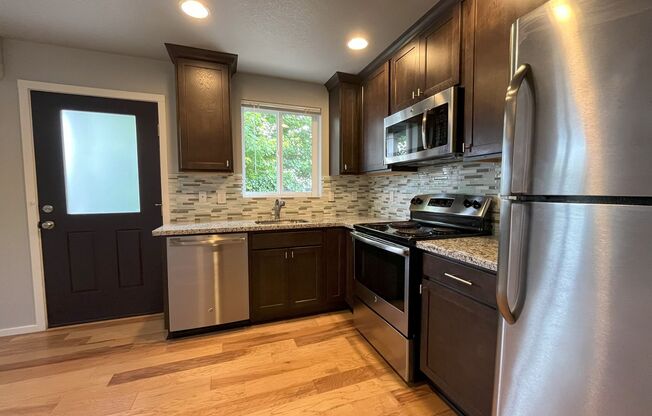 Charming SE Bungalow 3 Bed 2 Bathroom with Washer & Dryer