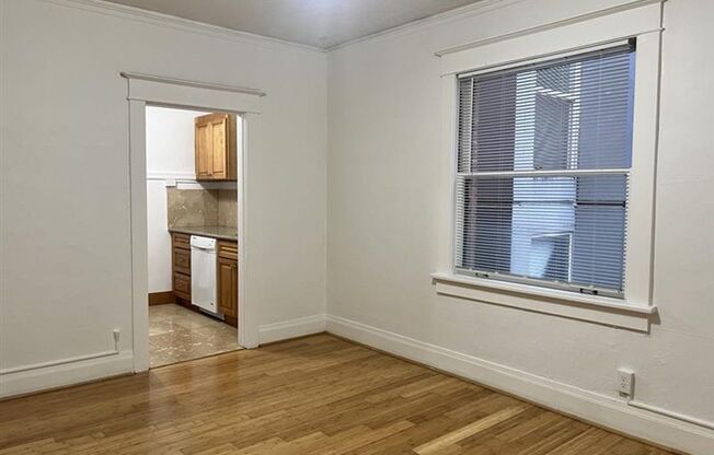 Studio, 1 bath, 313 sqft, $950, Unit 26