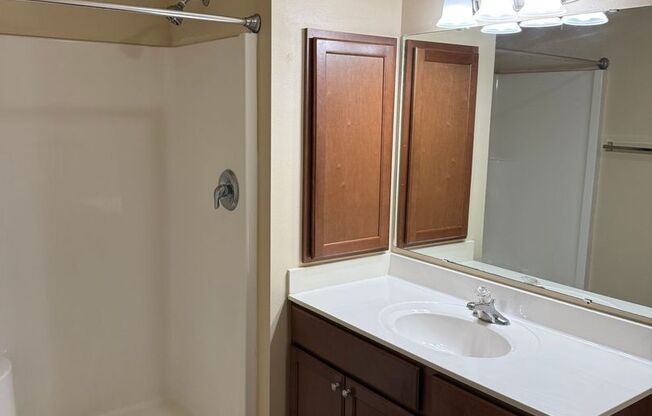 2 beds, 2 baths, 1,027 sqft, $1,549.99, Unit 533-204