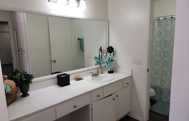 1 bed, 1 bath, 713 sqft, $2,025, Unit A139